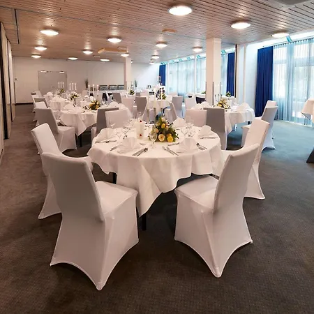 Four Points Flex By Sheraton Hannover מלון