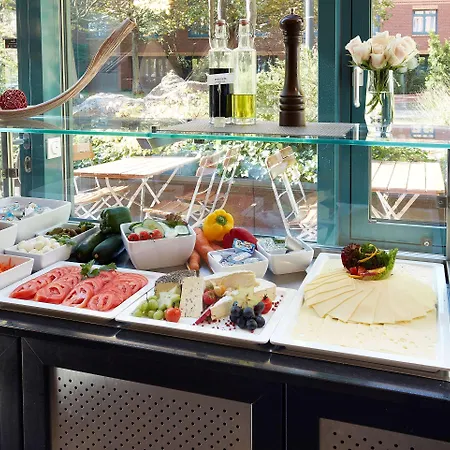 Hotel Ghotel & Living 3*